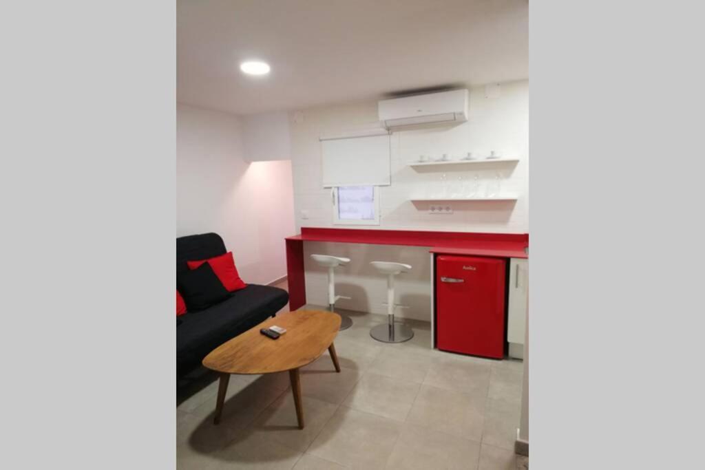 Ferienwohnung M1 Cool Loft 1 Min Walk To Metro 15 Min Center By Metro Esplugues de Llobregat Exterior foto